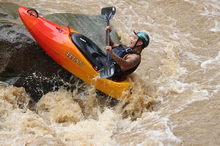 Full-Day Mae Taeng Whitewater Kayaking — 10 km Adventure from Chiang Mai photo 6
