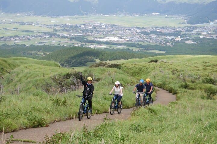 Private E‑MTB Ride Around Mt. Aso Volcano & Grasslands photo 5