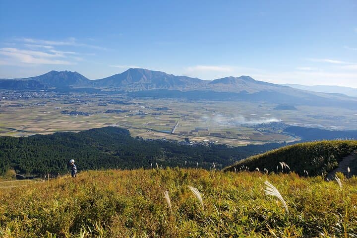 3-Day Aso Caldera Immersion: Volcano, Farms, and Local Life
