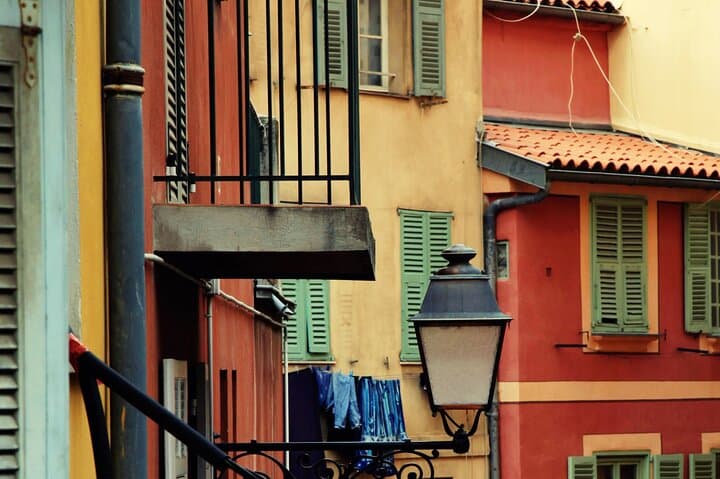 Self-Guided Scavenger Hunt in Nice: Explore Vieux Nice & Promenade des Anglais