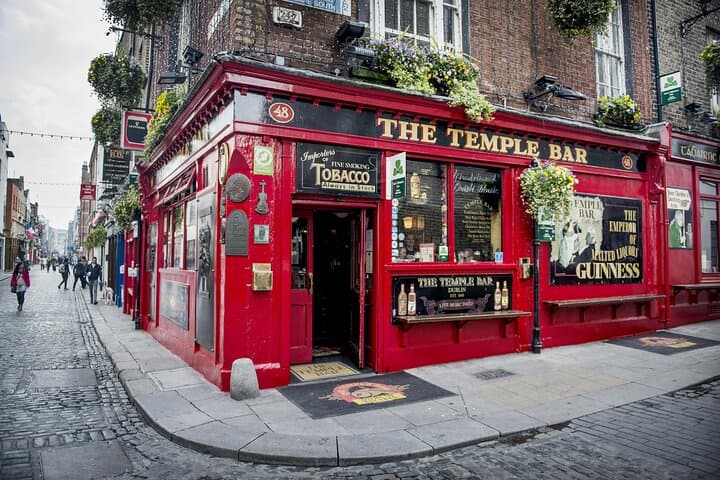 Dublin Old Town Pub Exploration Game — Self-Guided Walking Tour & Pub History