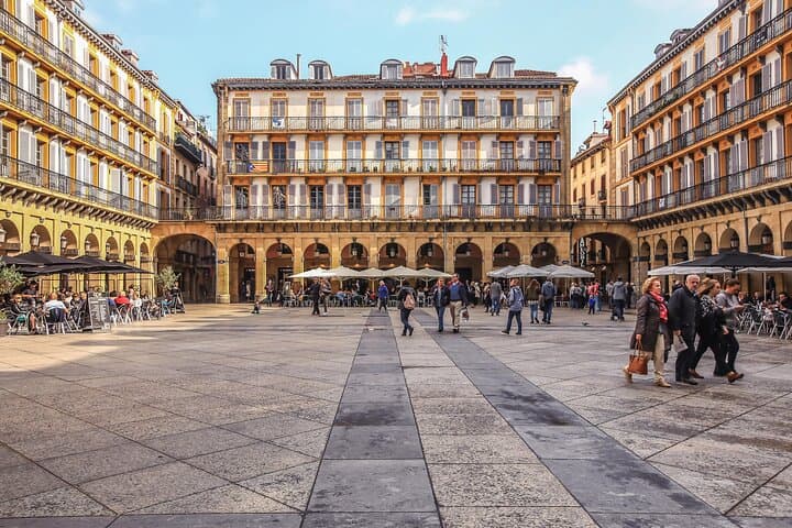 San Sebastian Old Town Exploration Game: Interactive Walking Tour & Treasure Hunt