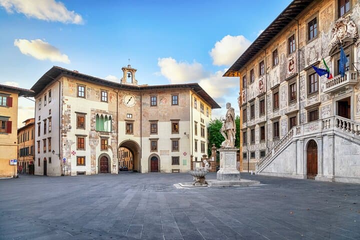 Romantic Pisa Puzzle Walk: Self-Guided Love & History Game to the Leaning Tower