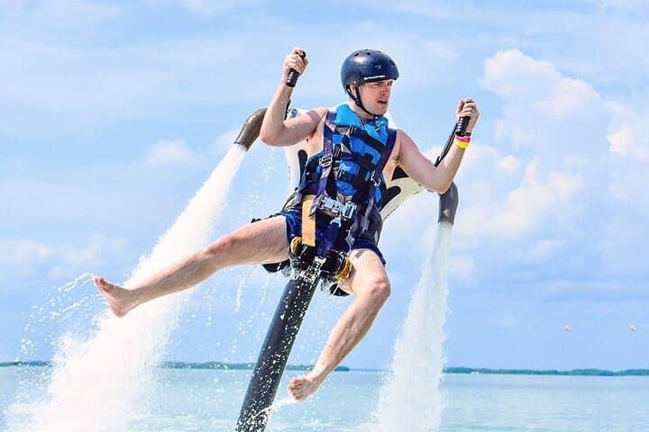 Jetpack Over Nichupté Lagoon: Hoverboard Flight Experience in Cancún photo 4