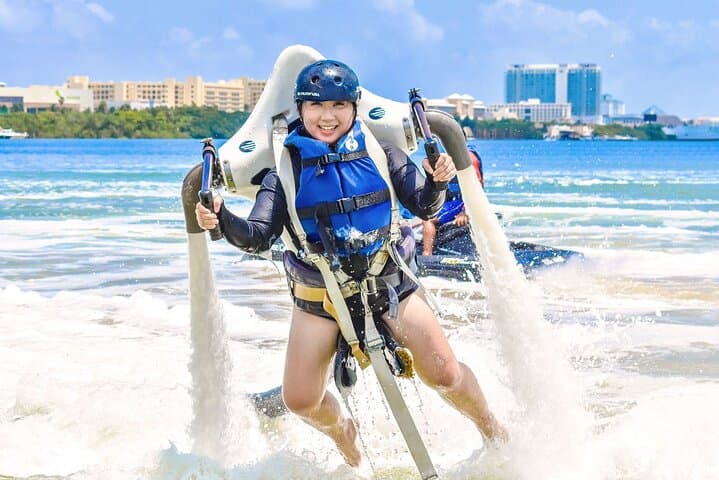 Jetpack Over Nichupté Lagoon: Hoverboard Flight Experience in Cancún photo 6