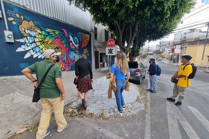 Graffiti Walking Tour in 4 Grados Norte, Guatemala City — Street Art & Local Eats photo 2
