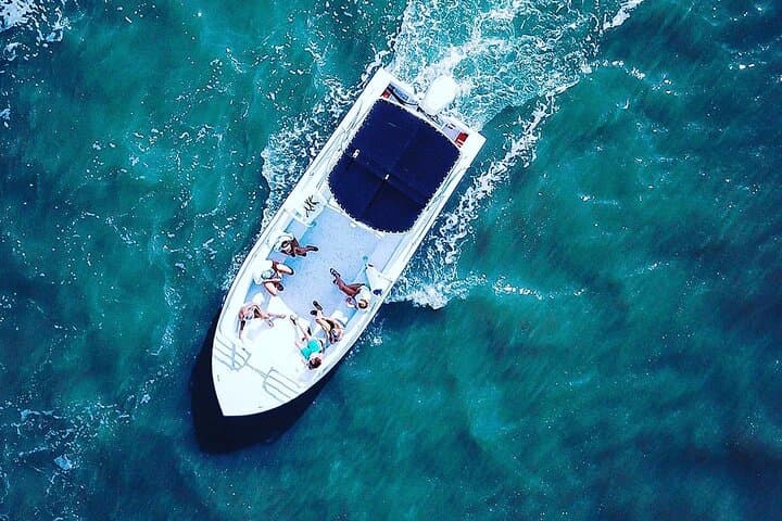 Hilton Head 2-Hour Private Boat Charter: Dolphin Watching and Sandbar Stops photo 4