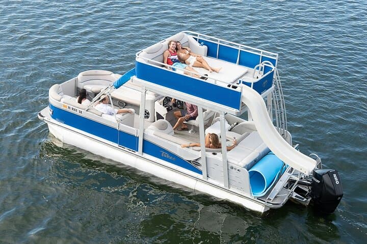 Explore Clearwater Beach by Private Boating: Dolphin Watching and Island Hopping Adventure