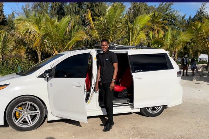 Private Round-Trip Transfer from La Romana Airport to Punta Cana Hotels and Villas
