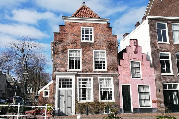 Leiden Schnipseljagd: Self-Guided City Trail for History, Art & Hidden Hofjes photo 3