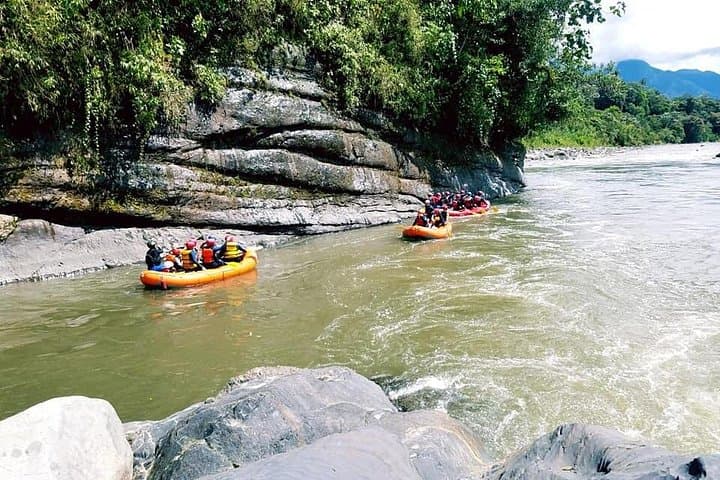 Rafting and Canyoning in Casahurco: Full-Day Puyo Adventure with Lunch photo 2