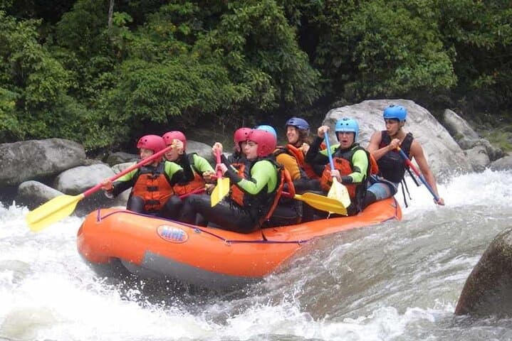 Baños High-Adrenaline Day: Raft Pastaza, Zip El Manto, Rappel Cascada del Silencio photo 1
