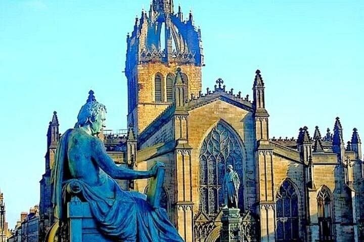 Walking Edinburgh's Old Town: Castle Views, Royal Mile Stories & Grassmarket Alleys photo 1