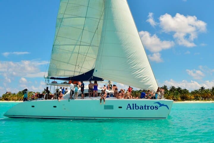 Catamaran to Isla Mujeres with Open Bar & Snorkel — Day Trip from Cancun photo 2