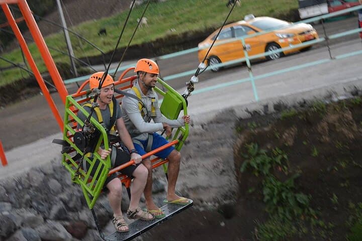 2600m Giant Swing in Baños: Extreme 77m Plunge with City Views photo 6