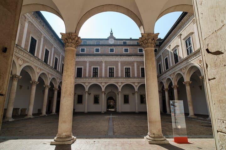 Urbino Walking Tour: 2-Hour Renaissance Highlights & Local Tastes photo 3