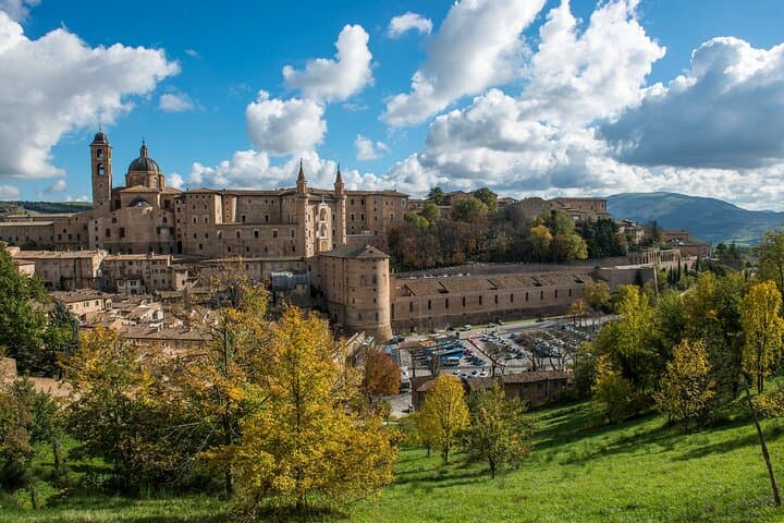 Urbino Walking Tour: 2-Hour Renaissance Highlights & Local Tastes