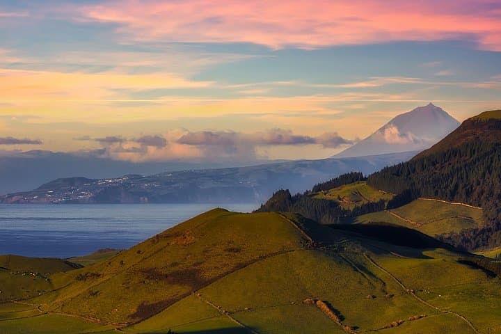 Terceira Best Views: Full-Day Private Island Tour from Angra do Heroísmo