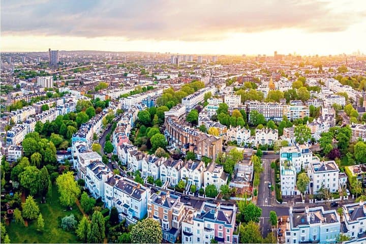 Romantic Notting Hill Self-Guided Love Story Puzzle Walk in London photo 3