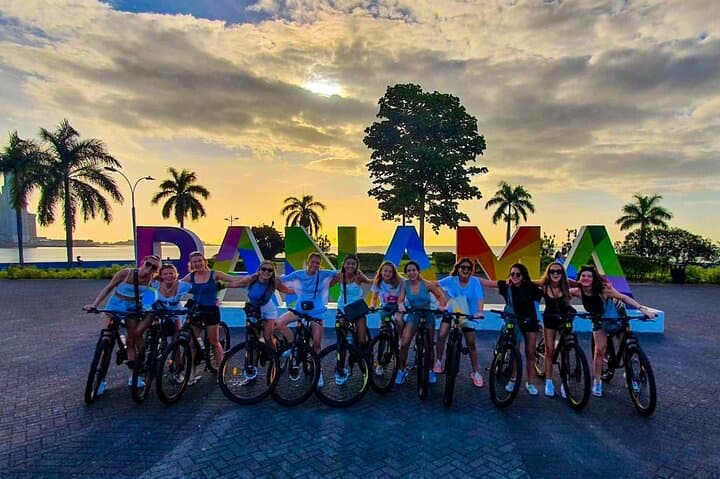 Panama City Bike Tour: Ride Cinta Costera & Casco Viejo in 2–3 Hours