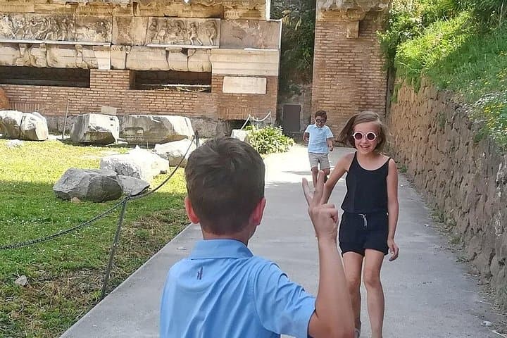 Colosseum & Roman Forum Treasure Hunt for Families: Interactive Kids Tour in Rome photo 2