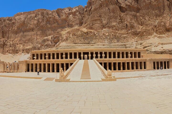Luxor in 48 Hours: Hot-Air Balloon, Valley of the Kings & Nile Felucca Overnight photo 3