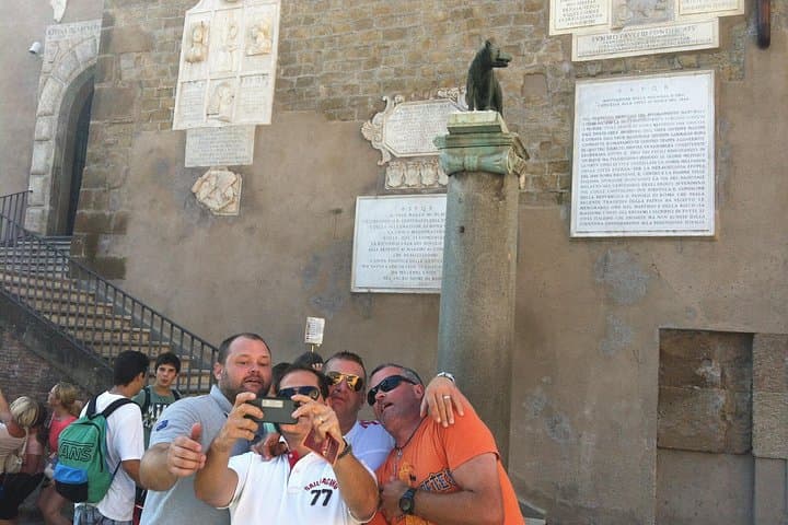 Ancient Rome Treasure Hunt: Colosseum & Roman Forum Team-Building Adventure photo 3