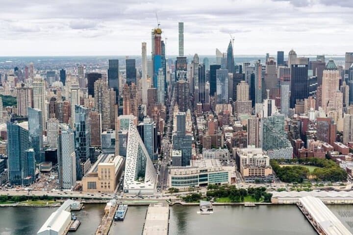 Empire Helicopter Tour of New York: A 25‑Minute Aerial Overview of Manhattan photo 3