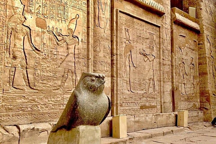 Aswan to Luxor: 2-Night Nile Cruise with Temples & Hot-Air Balloon