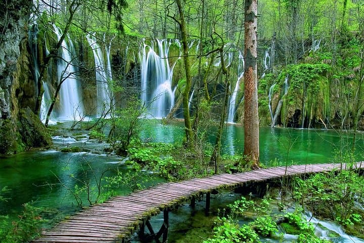 Full-Day Private Tour to Plitvice Lakes from Zadar: Hike, Boat & Waterfalls photo 4