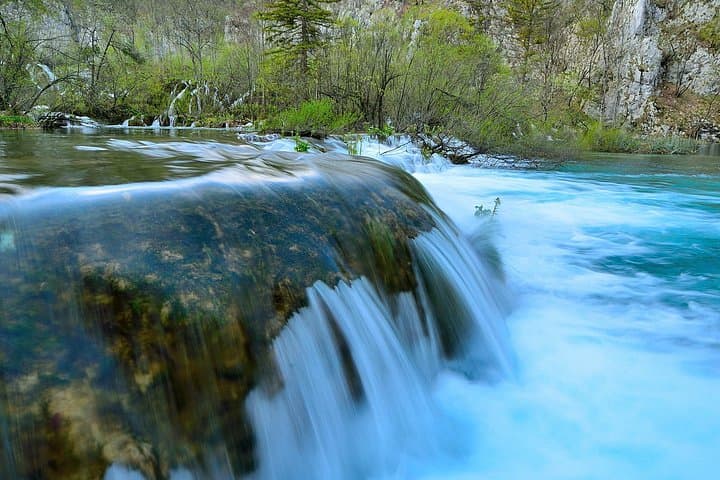 Full-Day Plitvice Lakes National Park Tour from Zadar — Waterfalls, Boardwalks & Travertine Pools photo 3
