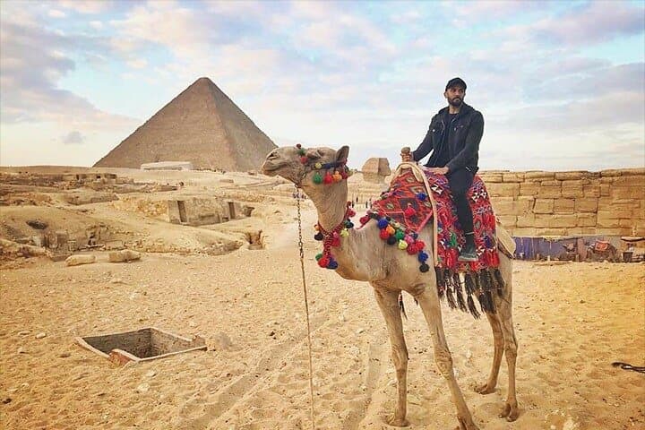 Camel or Horse Ride Around the Giza Pyramids: Sunrise & Sunset Tours