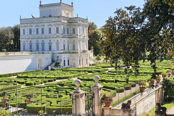 Janiculum Hill & Villa Pamphili: Rome Panoramic Walking Tour