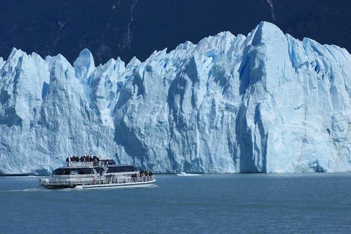 Explore Perito Moreno Glacier: Boat Navigation & Footbridges from El Calafate photo 5