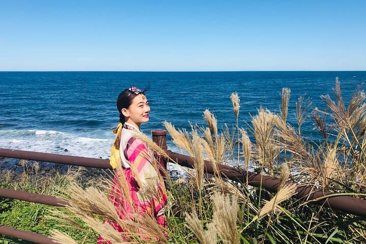 Private Hanbok Photo Session & Guided Walk at Yongduam Rock, Jeju