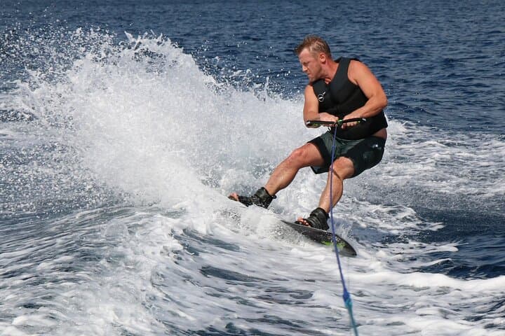 Private REVOLVE Watersport Boat Tour in Bonaire — Wakeboard, Waterski & Towables photo 3