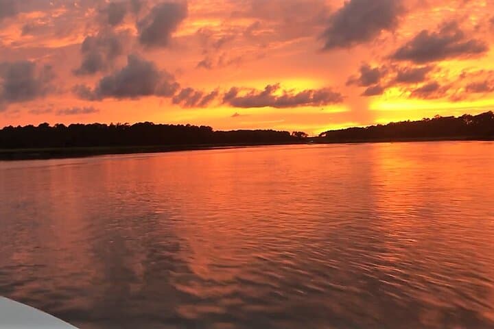 Hilton Head Large-Group Private Sunset Cruise: Dolphins, Sandbars & Harbour Town Views photo 6
