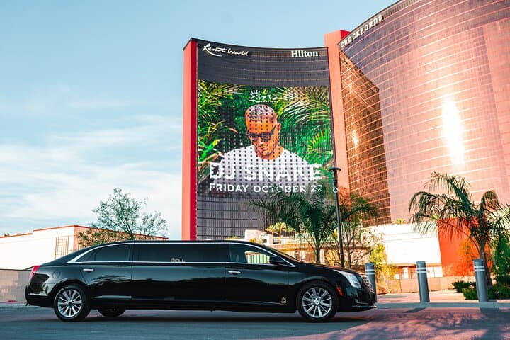 Las Vegas Private Airport Limousine Transfer — 8-Passenger Luxury Service photo 1