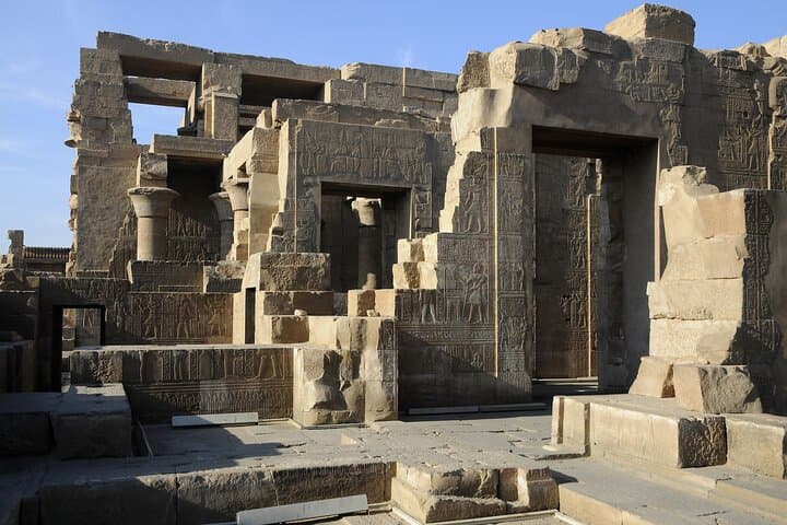 Two-Night Aswan-to-Luxor Nile Cruise: Temples, Kom Ombo & Sunrise Balloons photo 4