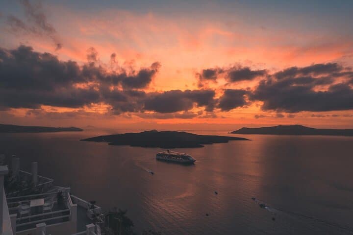 Private 6-Hour Santorini Tour: Oia, Wineries, Red & Black Beaches photo 4