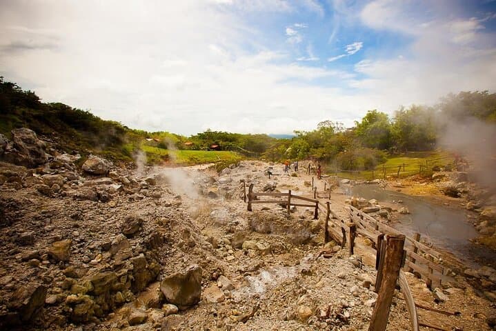 Miravalles Volcano Private Tour: Hot Springs, Mud Baths & Crater Walk photo 3
