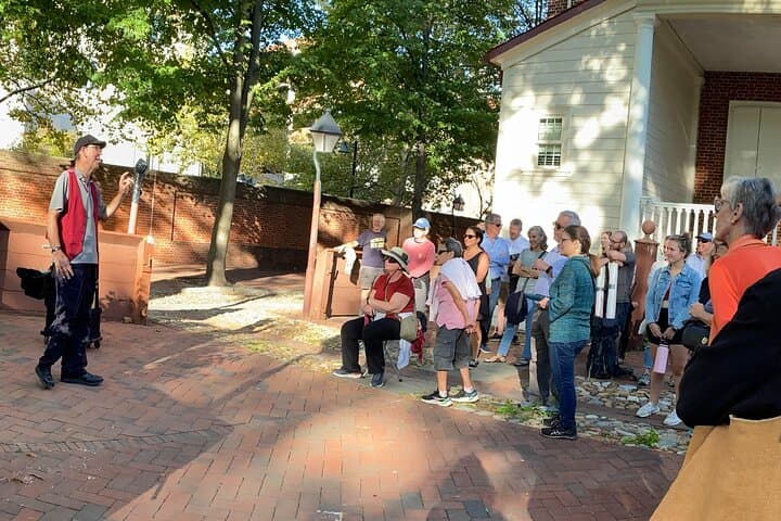 Laughs and Sleight: The Great Comedy Magic Walking Tour in Old City Philadelphia photo 6