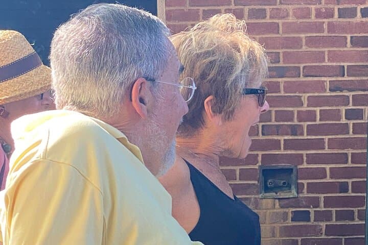 Laughs and Sleight: The Great Comedy Magic Walking Tour in Old City Philadelphia photo 2