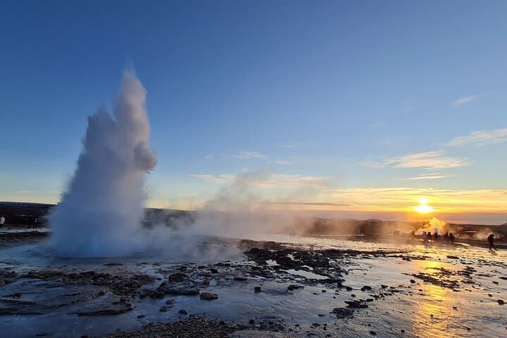 Golden Circle Geology Tour from Reykjavík: Small-Group Field Trip with a Geologist photo 2