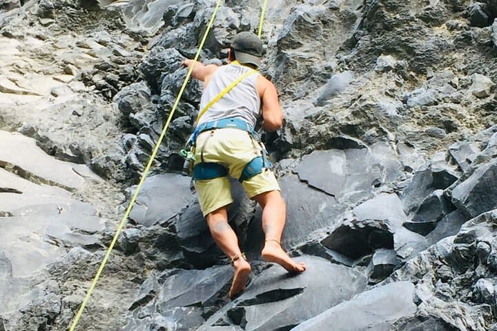 Half-Day Rock Climbing on Basalt Walls in Baños, Ecuador