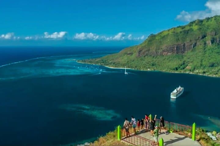 Moorea Safari 4x4 Tour: Belvedere, Magic Mountain & Waterfall Adventure photo 6