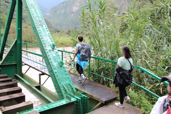 Machu Picchu by Car: 2-Day Hydroelectric Route to Aguas Calientes