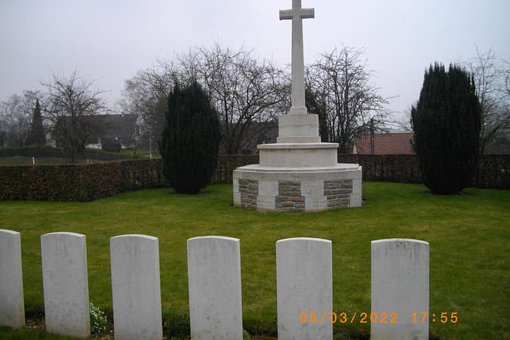 Walk the WWI Somme Battlefields: Guided Day Tour in English or French photo 4