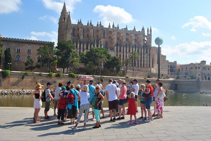 Palma Cathedral Guided Walk — 90-Min Historic Centro & La Seu Interior Tour photo 2