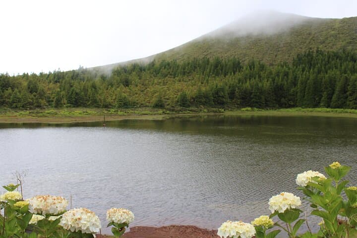 Exploring Sete Cidades: Ultimate Full-Day 4WD Tour with Serra Devassa Hiking photo 2